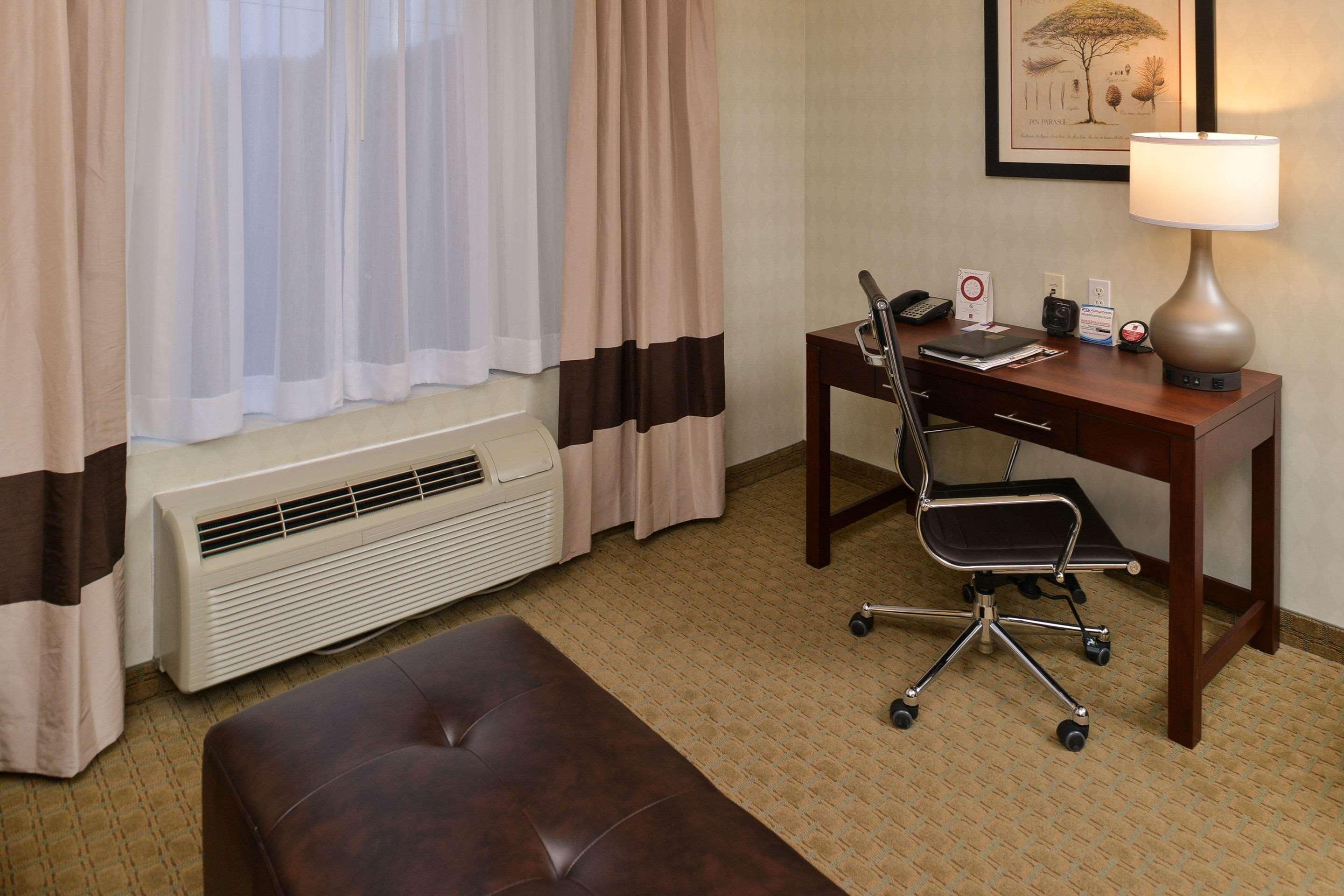 Comfort Suites Airport Tukwila Seattle Экстерьер фото