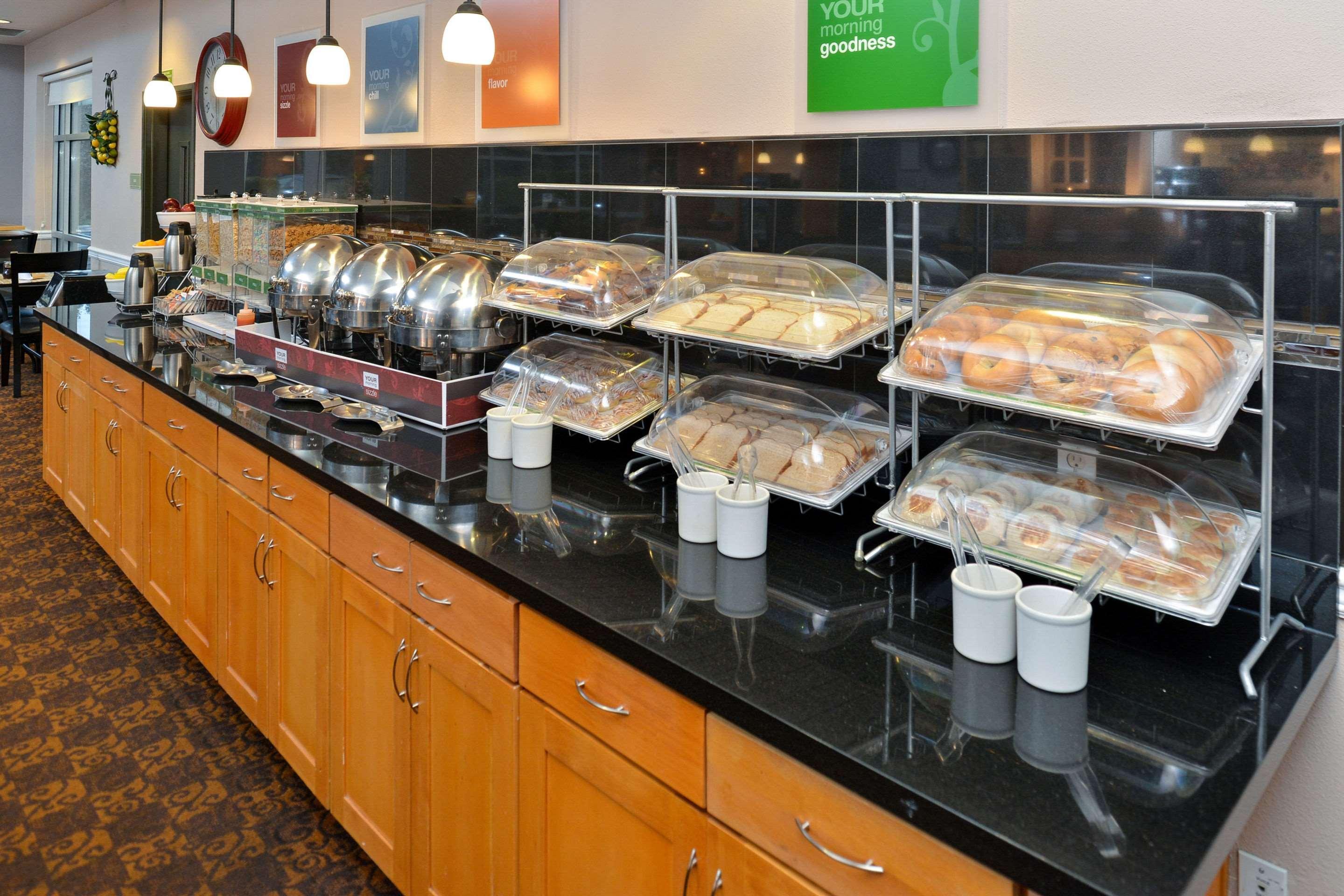 Comfort Suites Airport Tukwila Seattle Экстерьер фото