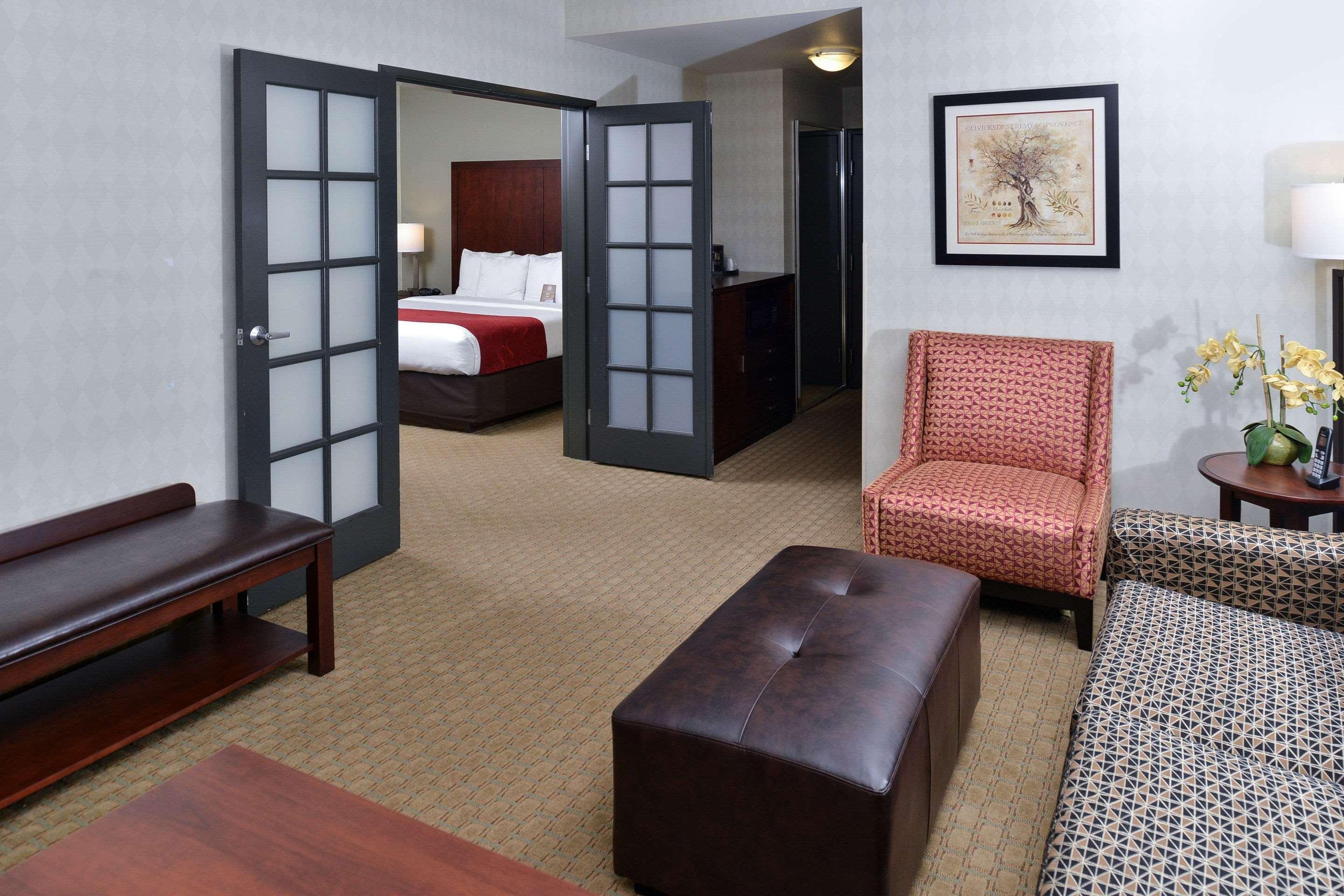 Comfort Suites Airport Tukwila Seattle Экстерьер фото