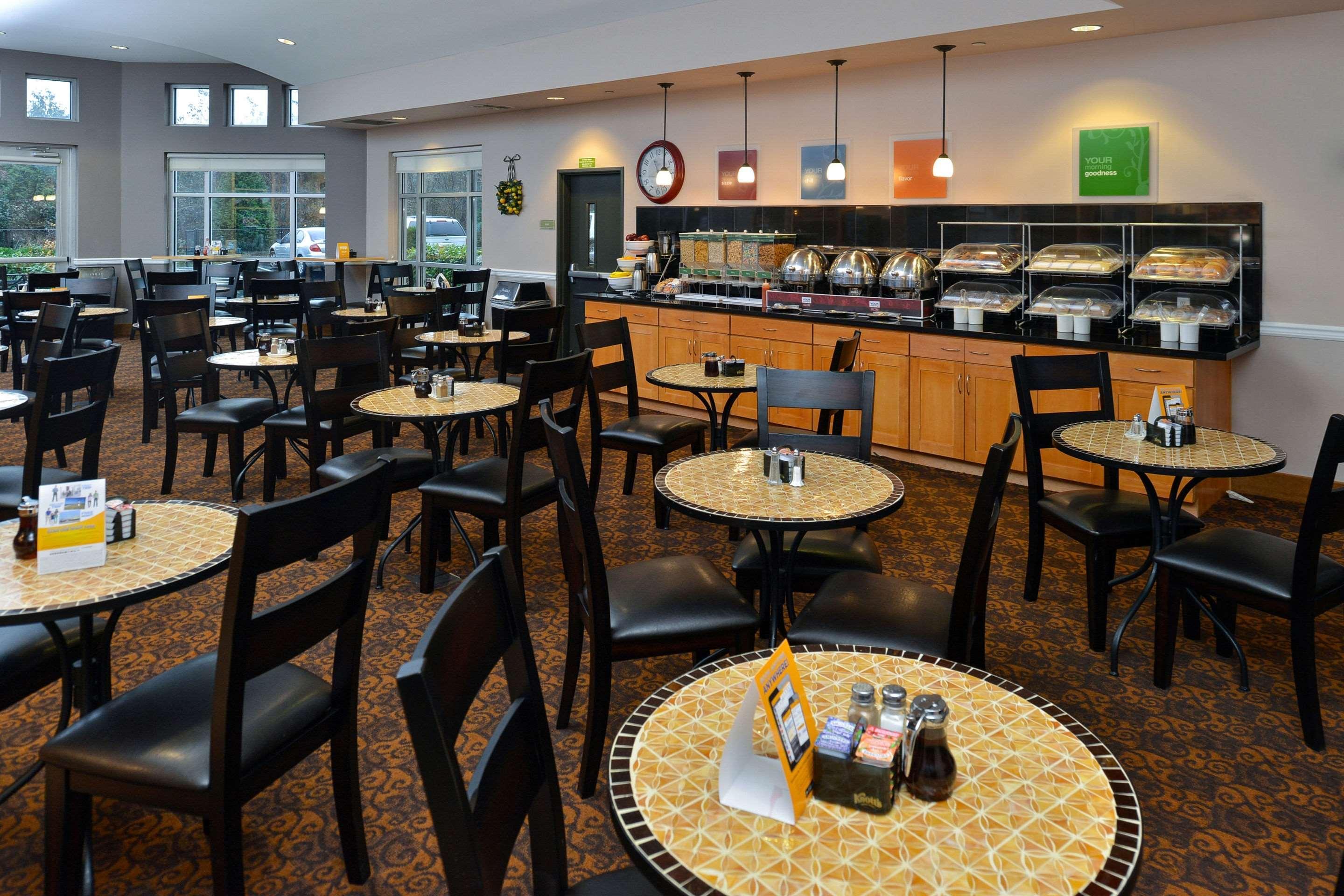 Comfort Suites Airport Tukwila Seattle Экстерьер фото