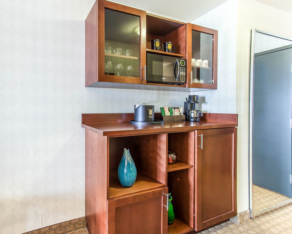 Comfort Suites Airport Tukwila Seattle Экстерьер фото